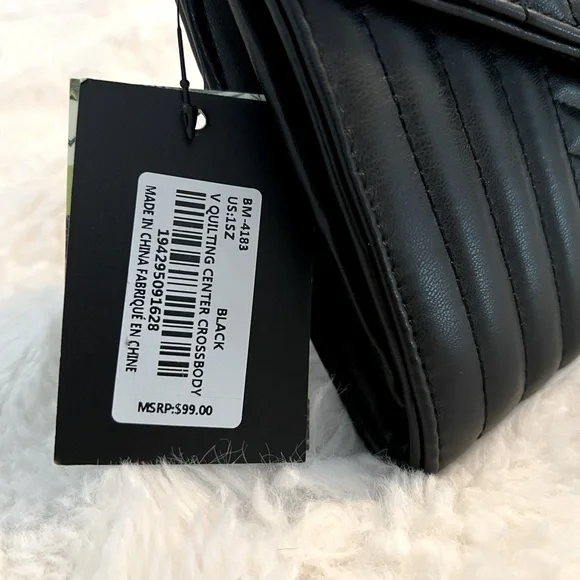 NWT Badgley Mischka Chevron Quilted Black Clutch/Crossbody with Gold Chain - Picture 2 of 10